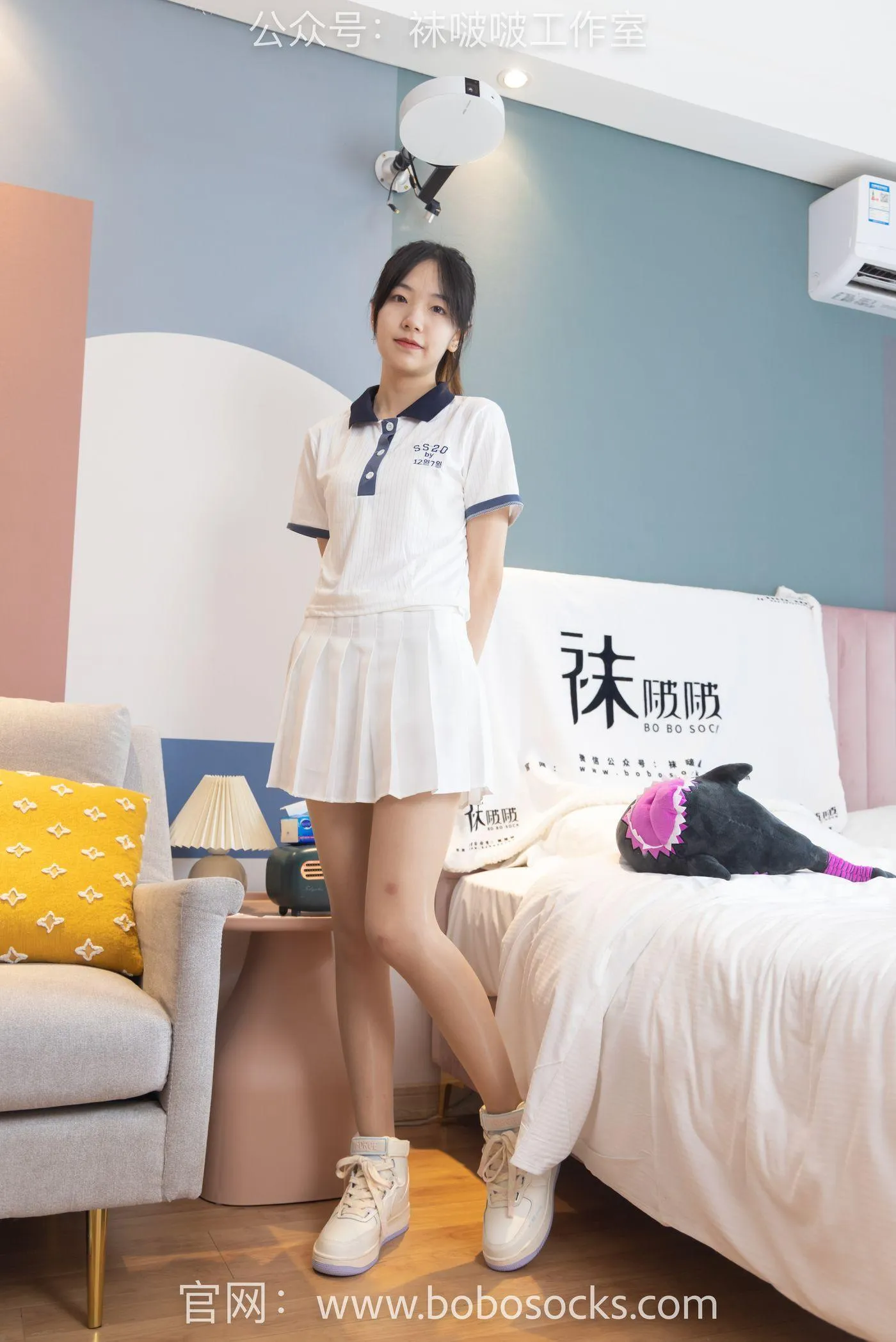 [BoBoSocks袜啵啵]NO.096 小甜豆-板鞋、白棉袜、油亮肉丝 [145P]插图4